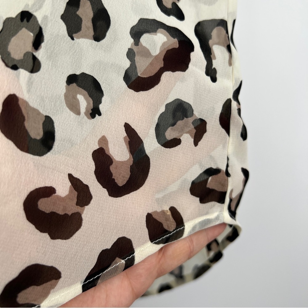 Lush Sheer Pintuck Leopard Animal Print Sleeveless Buttondown High-low Blouse - Picture 8 of 12
